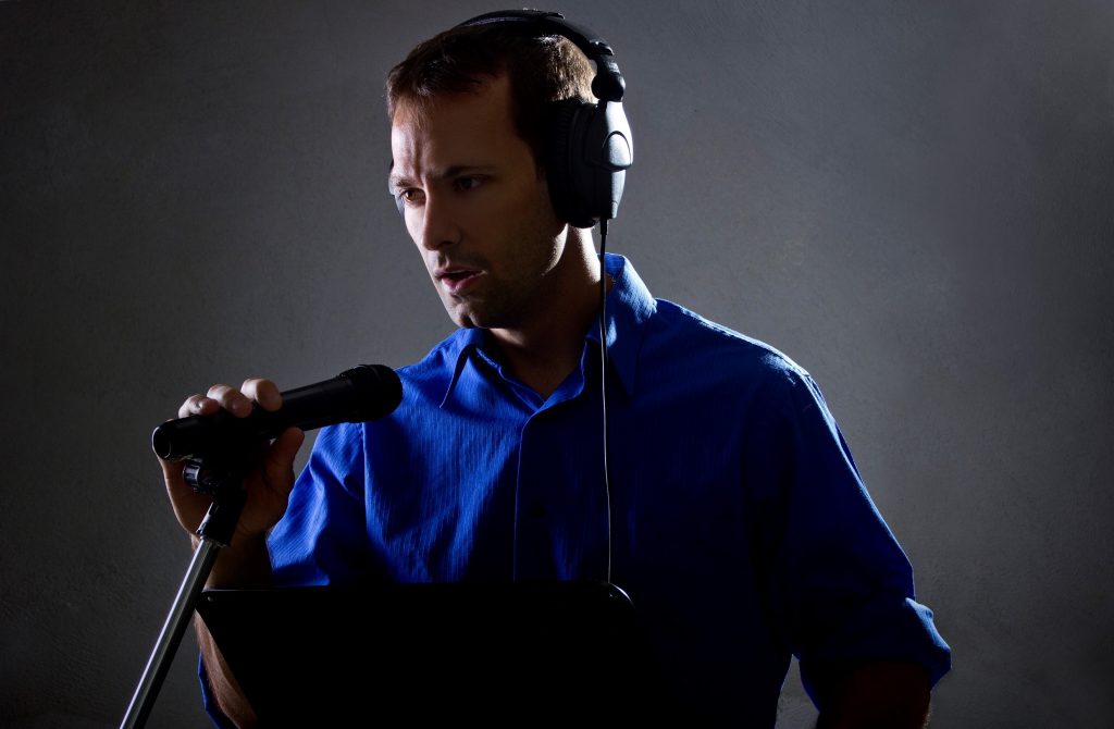 male voice over artist